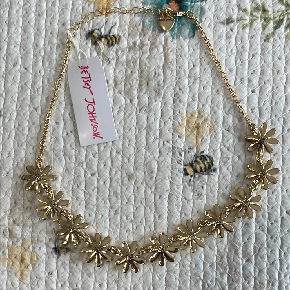 Betsey Johnson Adjustable Pavé Yellow Daisy Frontal Necklace NWT - Picture 8 of 9